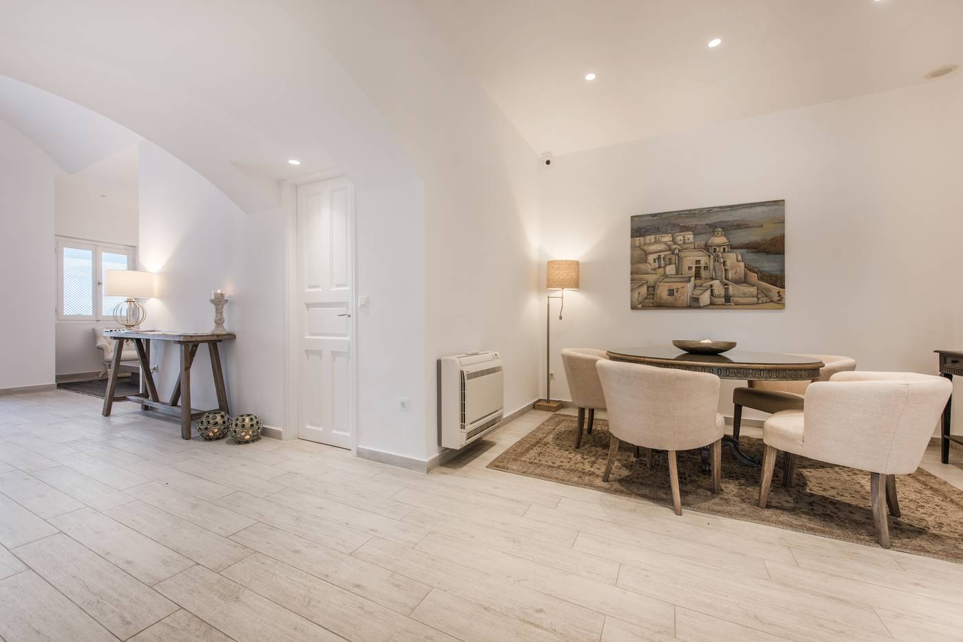 Aqua-Luxury-Suites-Lobby-38