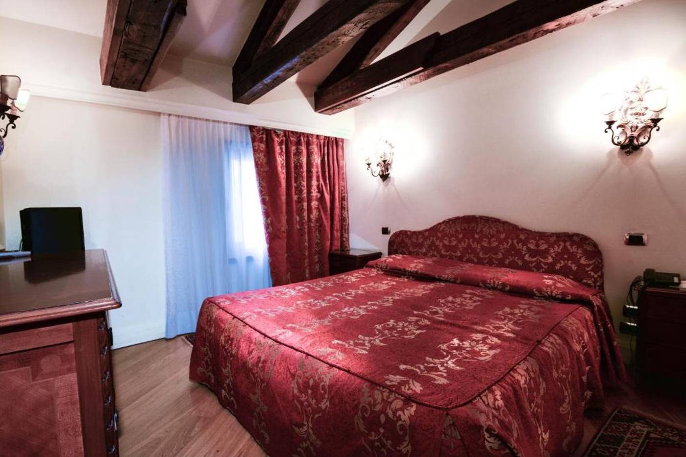 San-Marco-Luxury-a-Torre-dell--Orologio-Suites-Room-15