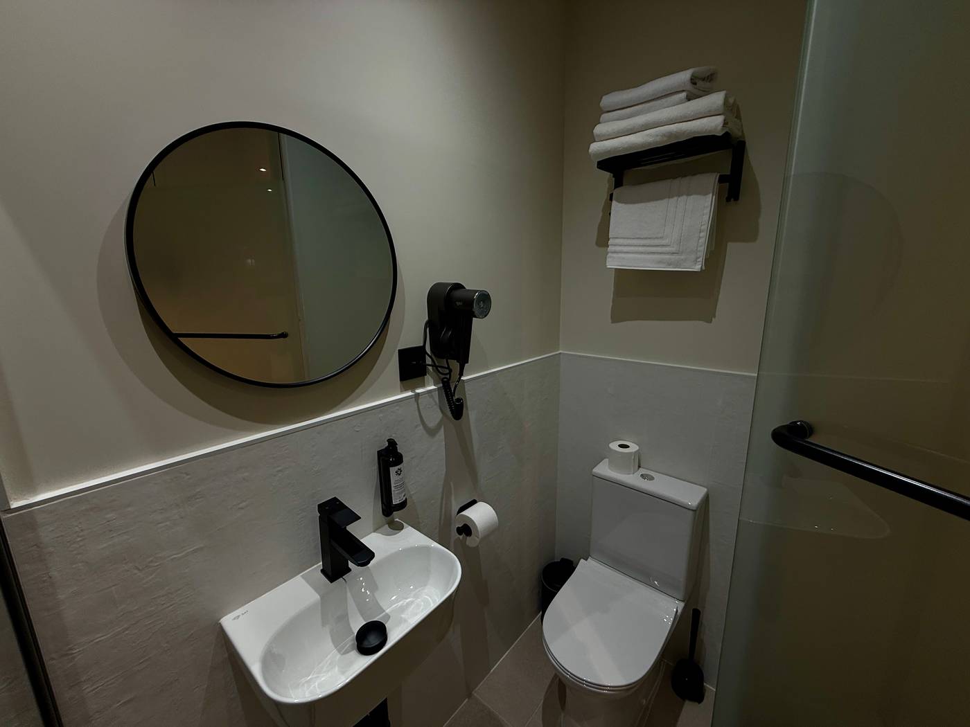 Mucho-Madrid-Room-57