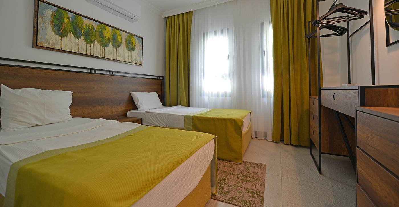 Bitez-Garden-Life-Room-32