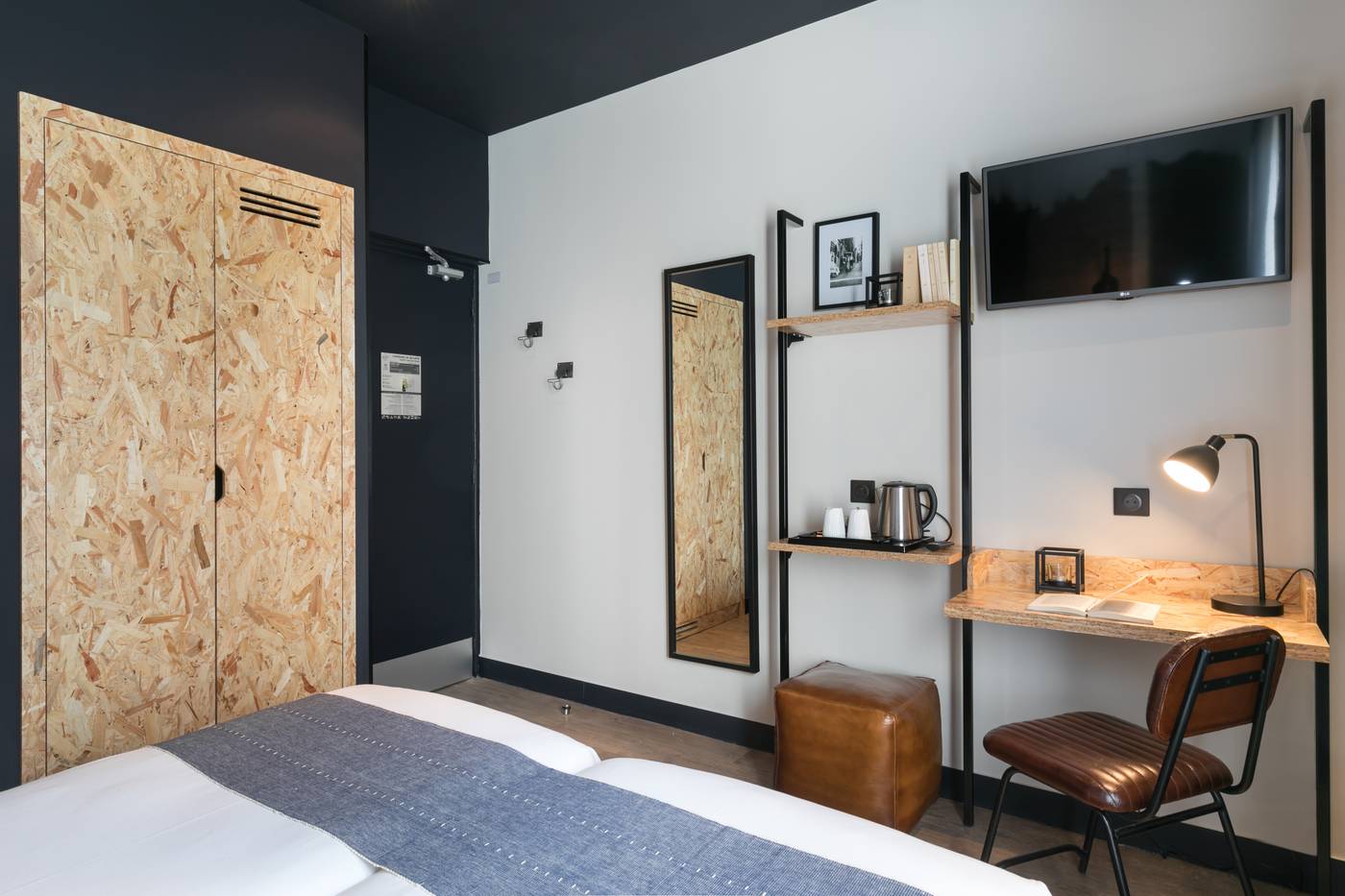 Best-Western-So-Co-by-HappyCulture-Room-12