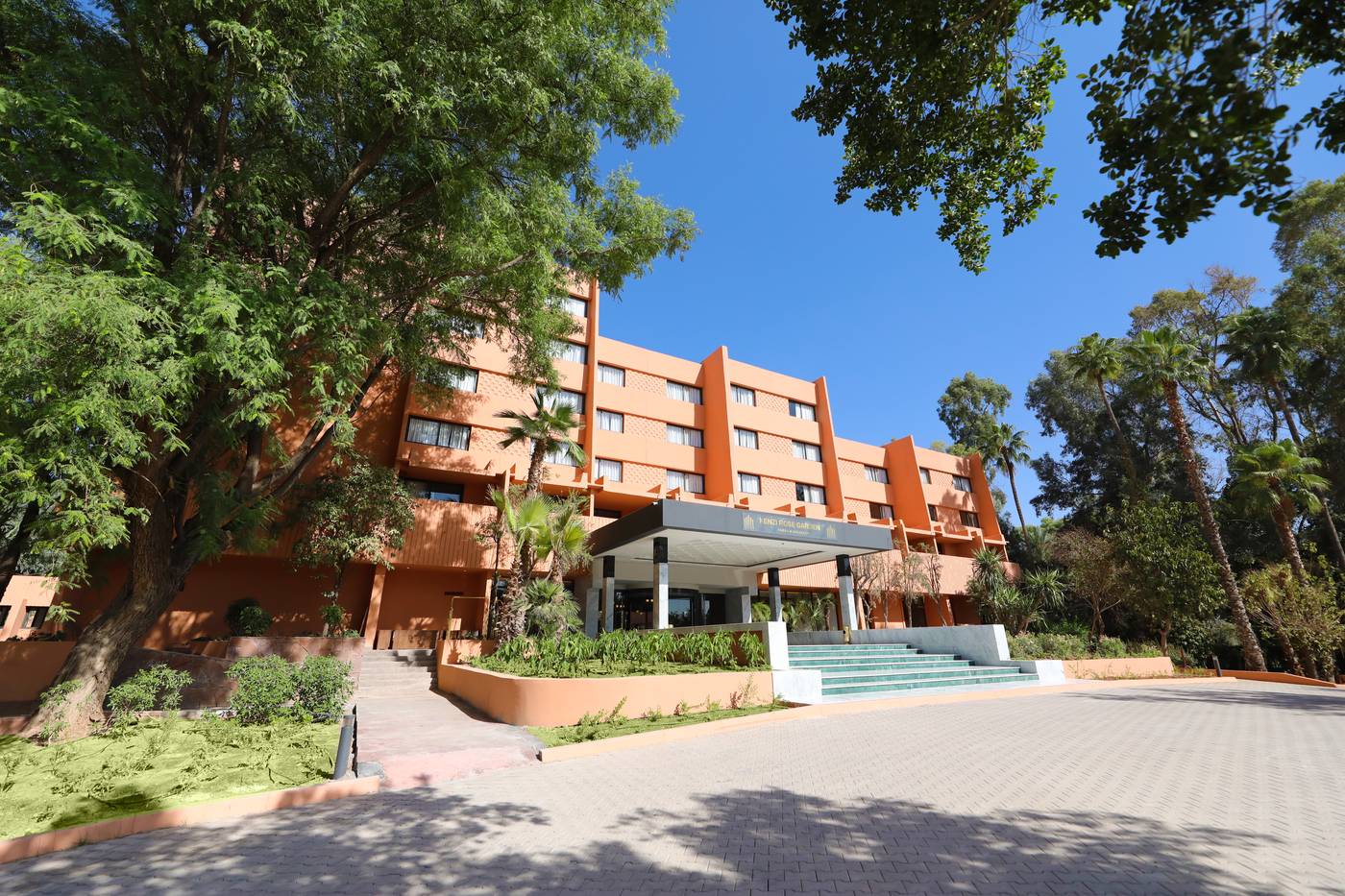 Kenzi-Rose-Garden-General-view-11