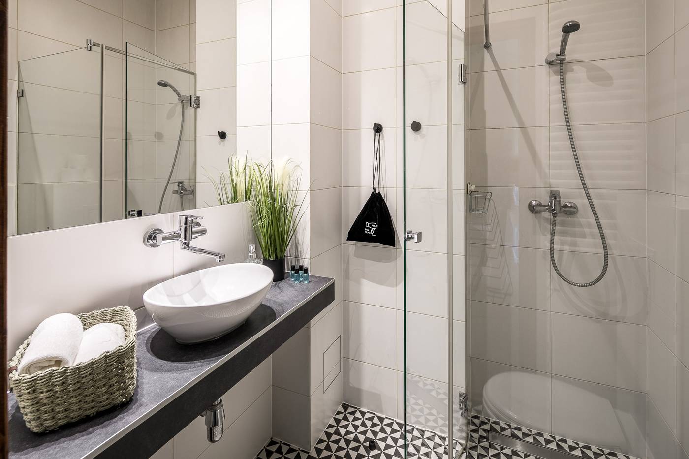 Garden-House-Apartments-Room-17