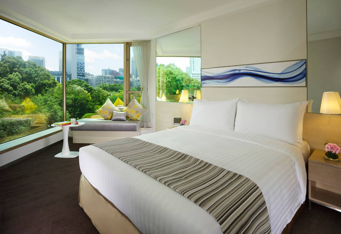 Royal-Pacific-Hotel-and-Towers-Room-9