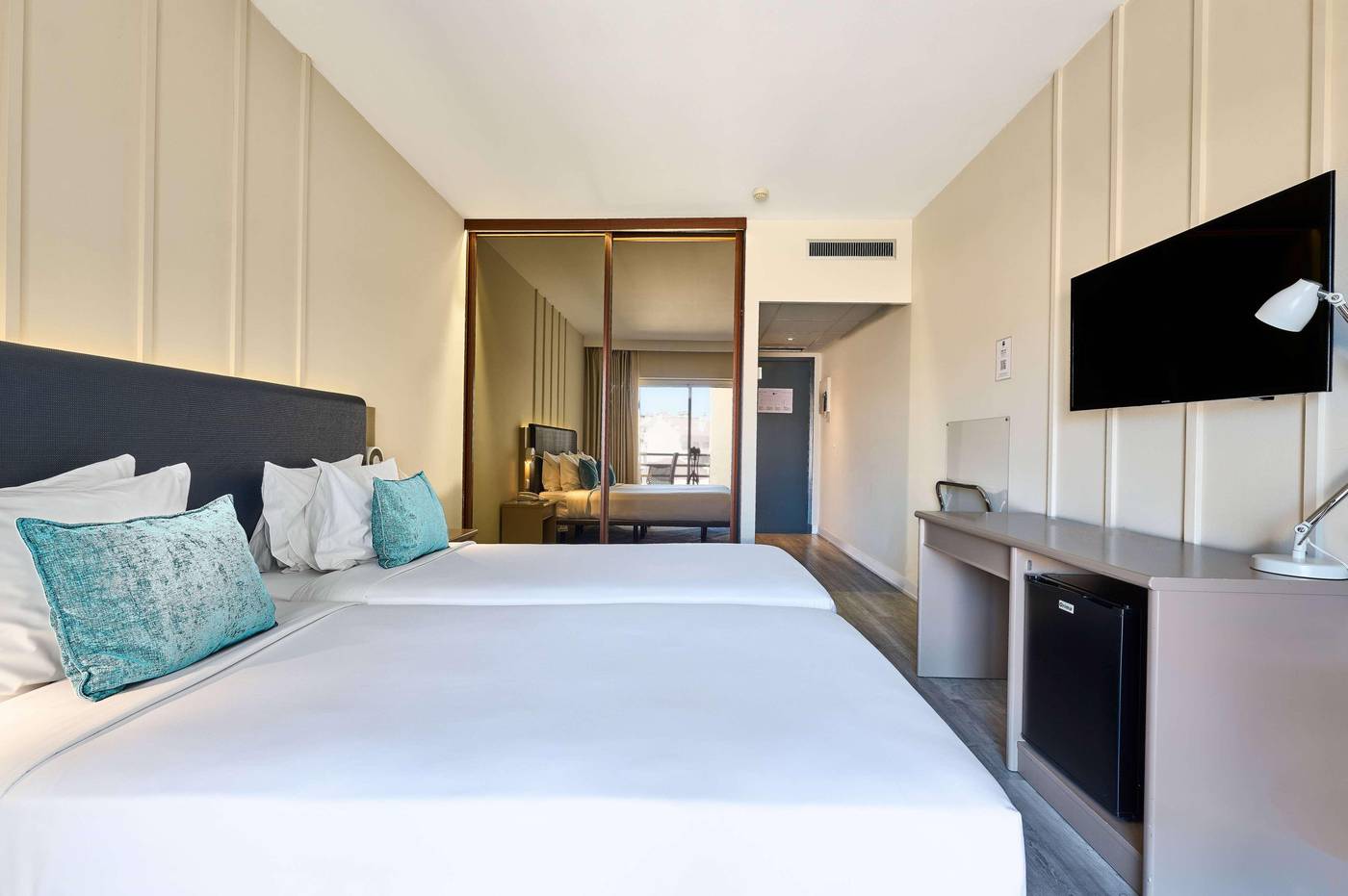 Tryp-Lisboa-Caparica-Mar-Hotel-Room-26