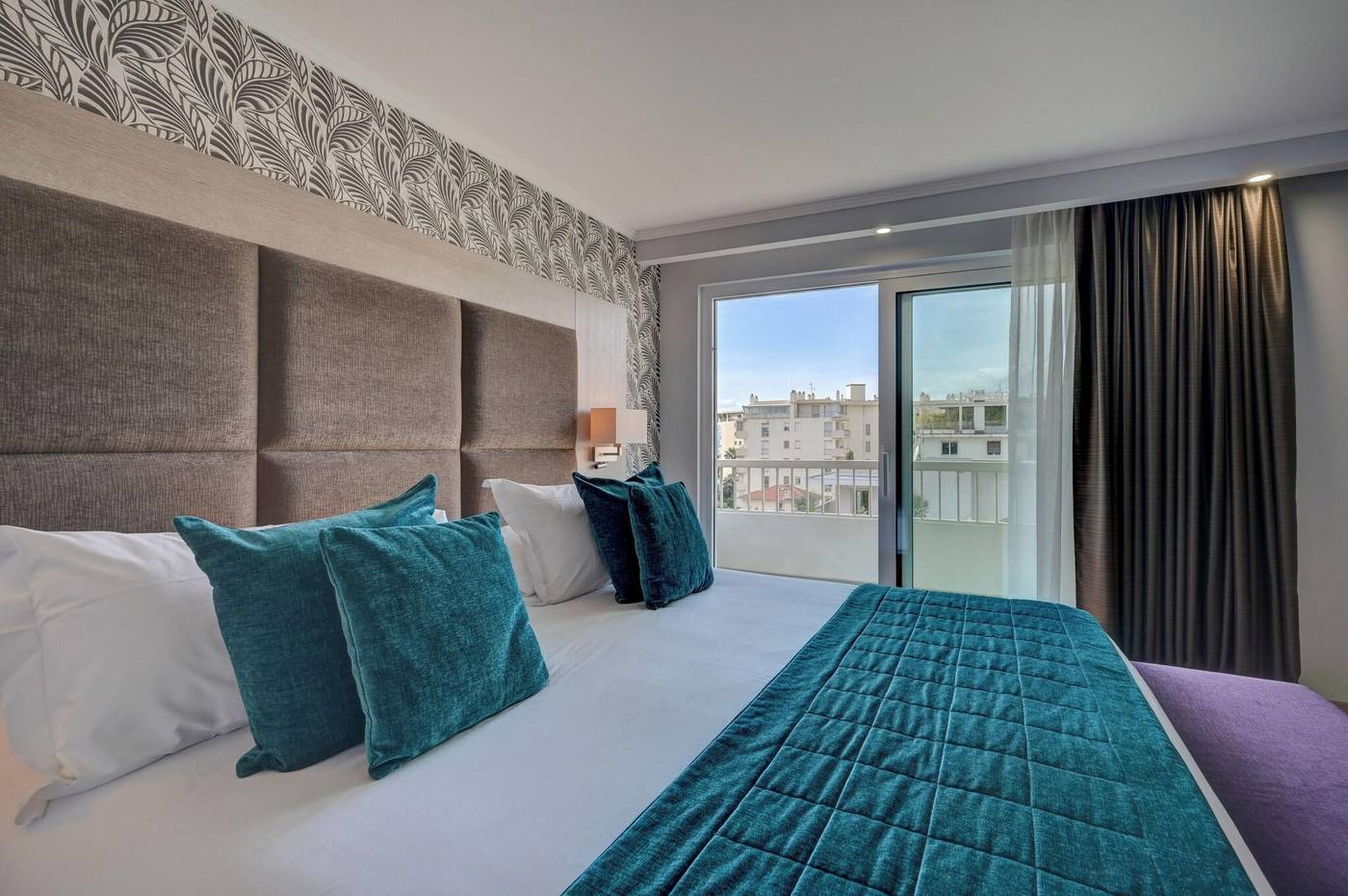 Juliana-Cannes-Room-18