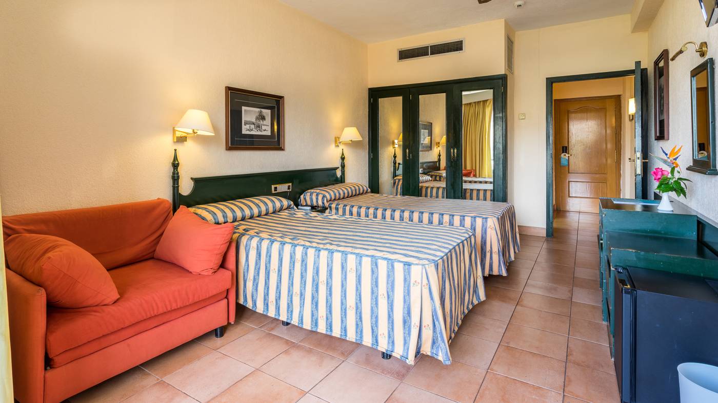 Blue-Sea-Costa-Jardin---Spa-Room-17