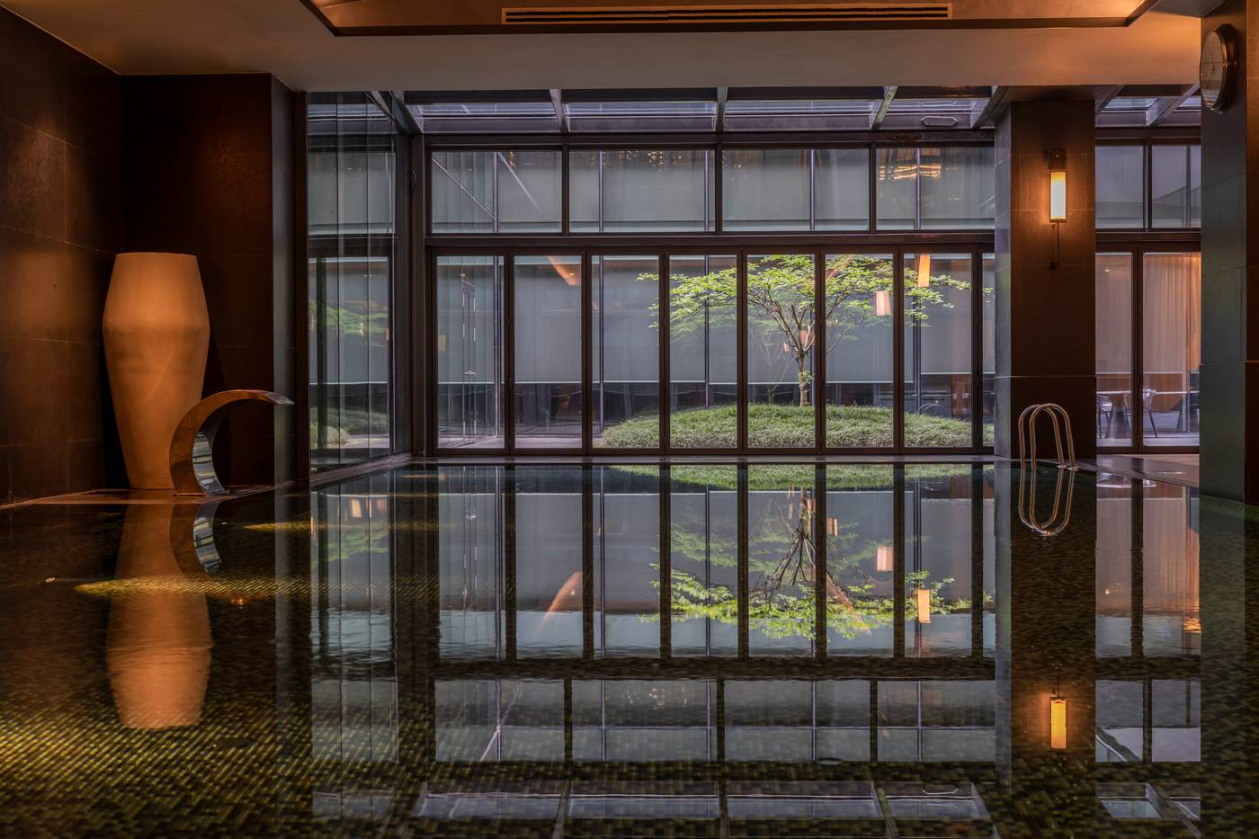 Fairmont-Quasar-Istanbul-Pool-77