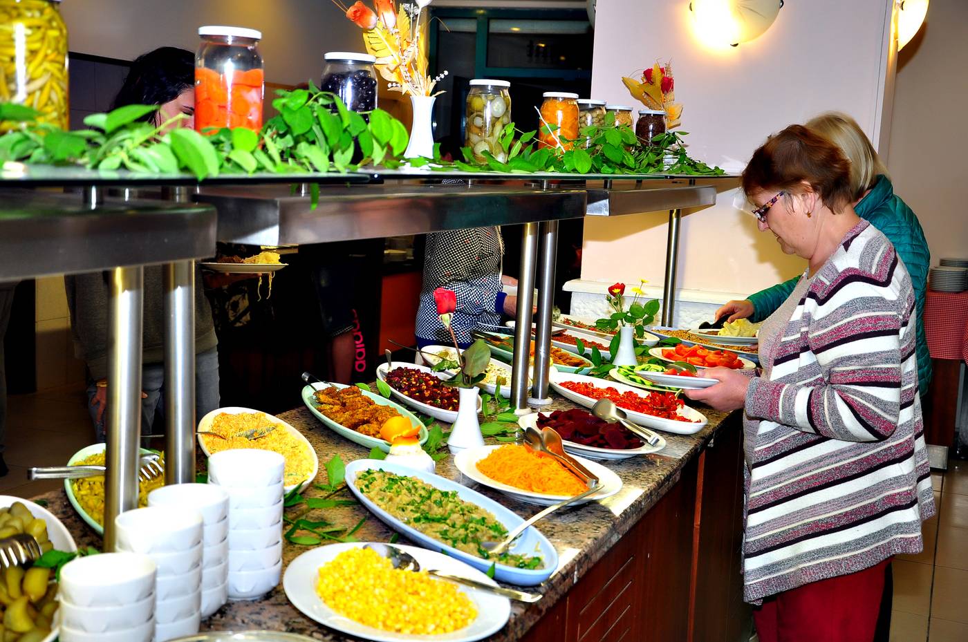 Cinar-Family-Suites-Restaurant-44