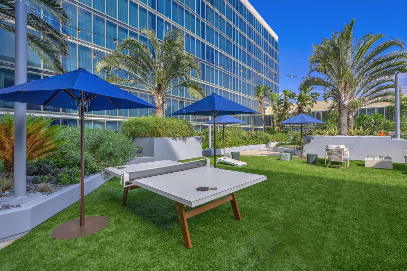 Hilton-Anaheim-General-view-91