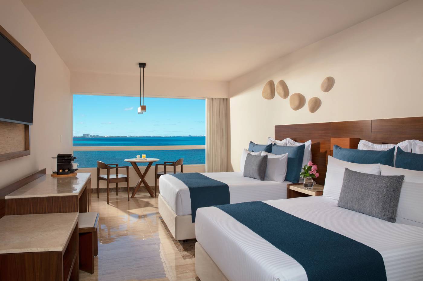 Dreams-Sands-Cancun-Resort---Spa-Room-18