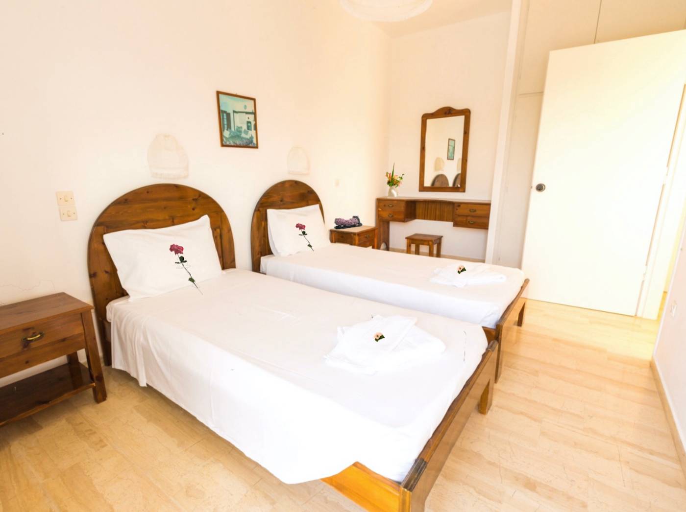 Bruskos-Hotel-and-Suites-Room-31