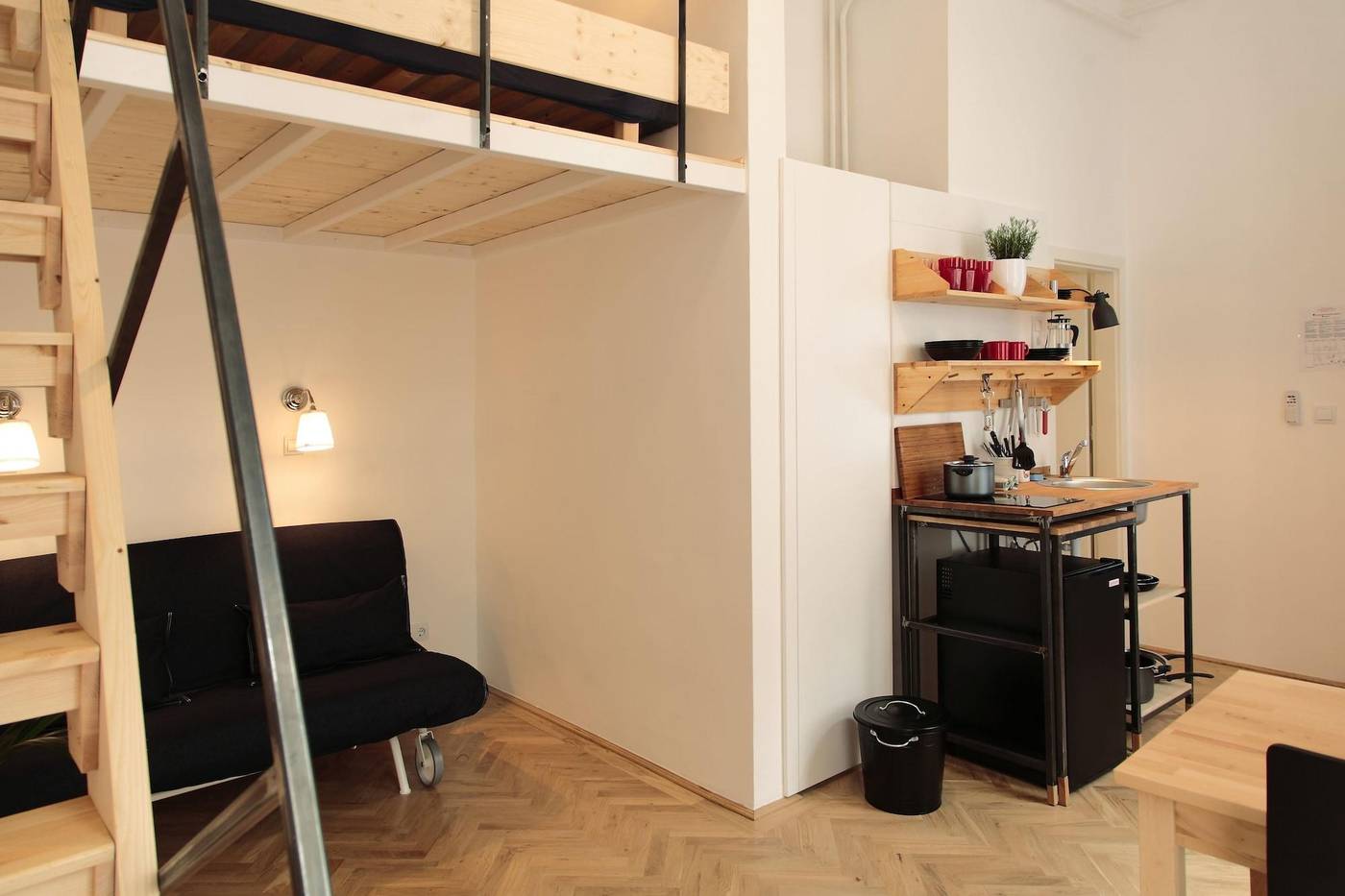 Maverick-Apartments---Vintage-Doubles-Room-15