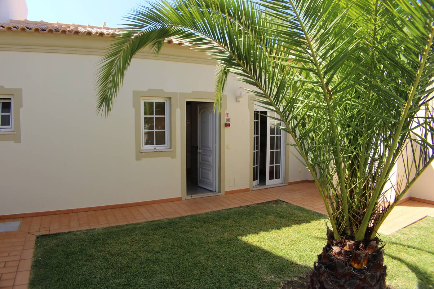 Ponta-Grande-Vila-Do-Castelo-Terrace-7