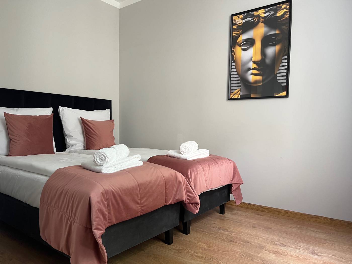 Green-Avenue-Apartments-Room-53