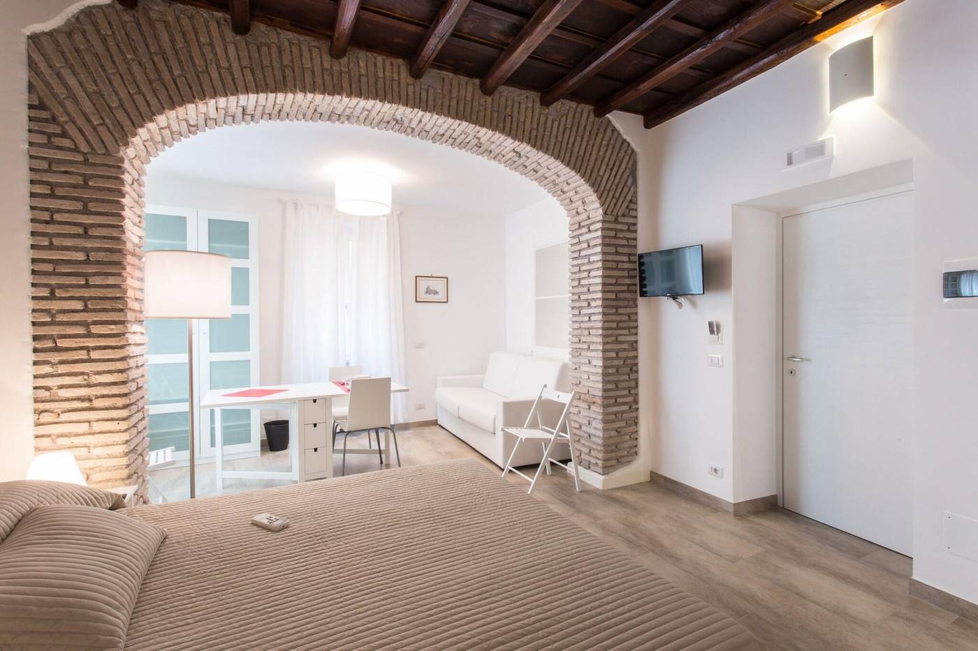 Domenichino-Luxury-Home-Room-8