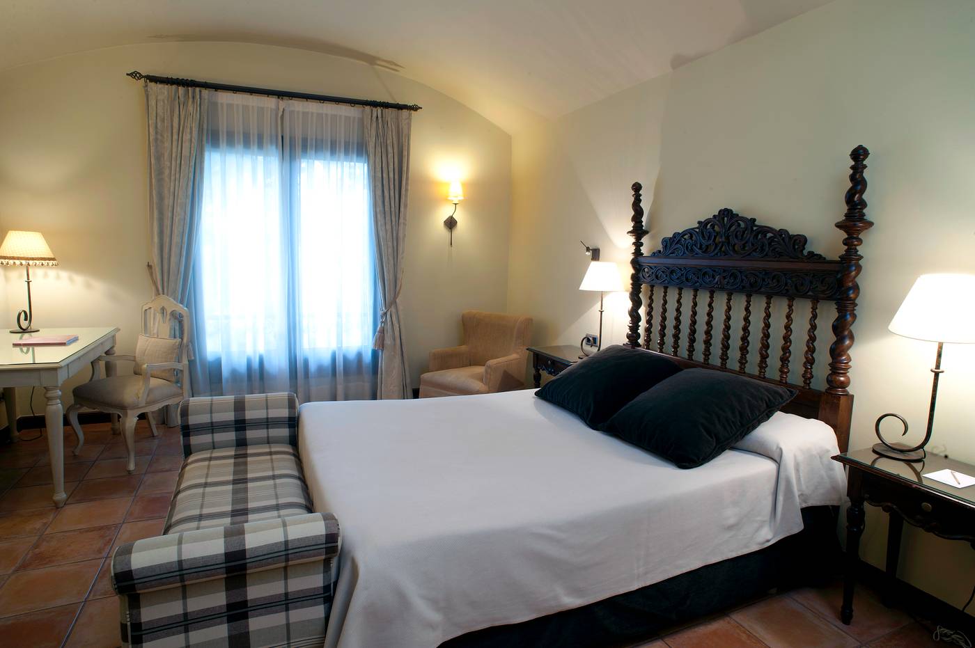 Gran-Hotel-Rey-Don-Jaime-Room-22