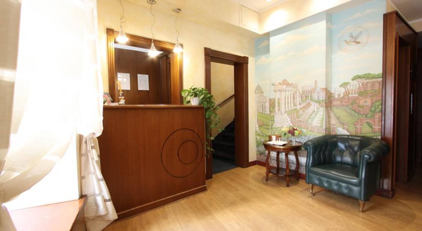 La Fenice-Italy-ROMA-Lobby-5