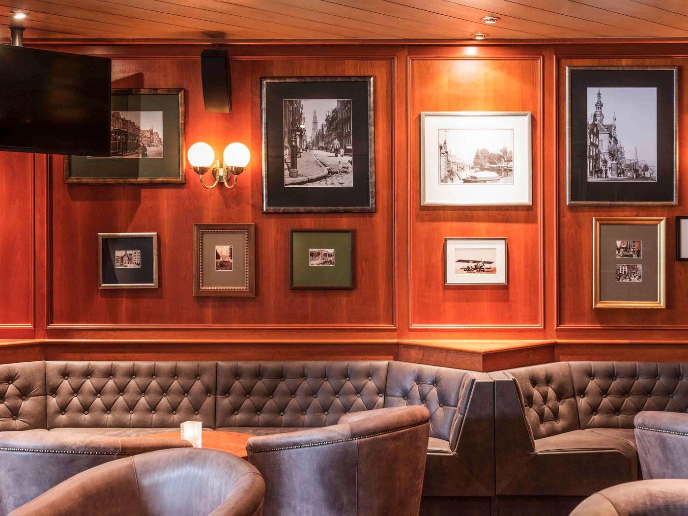 ibis-Schiphol-Amsterdam-Airport-Bar-15