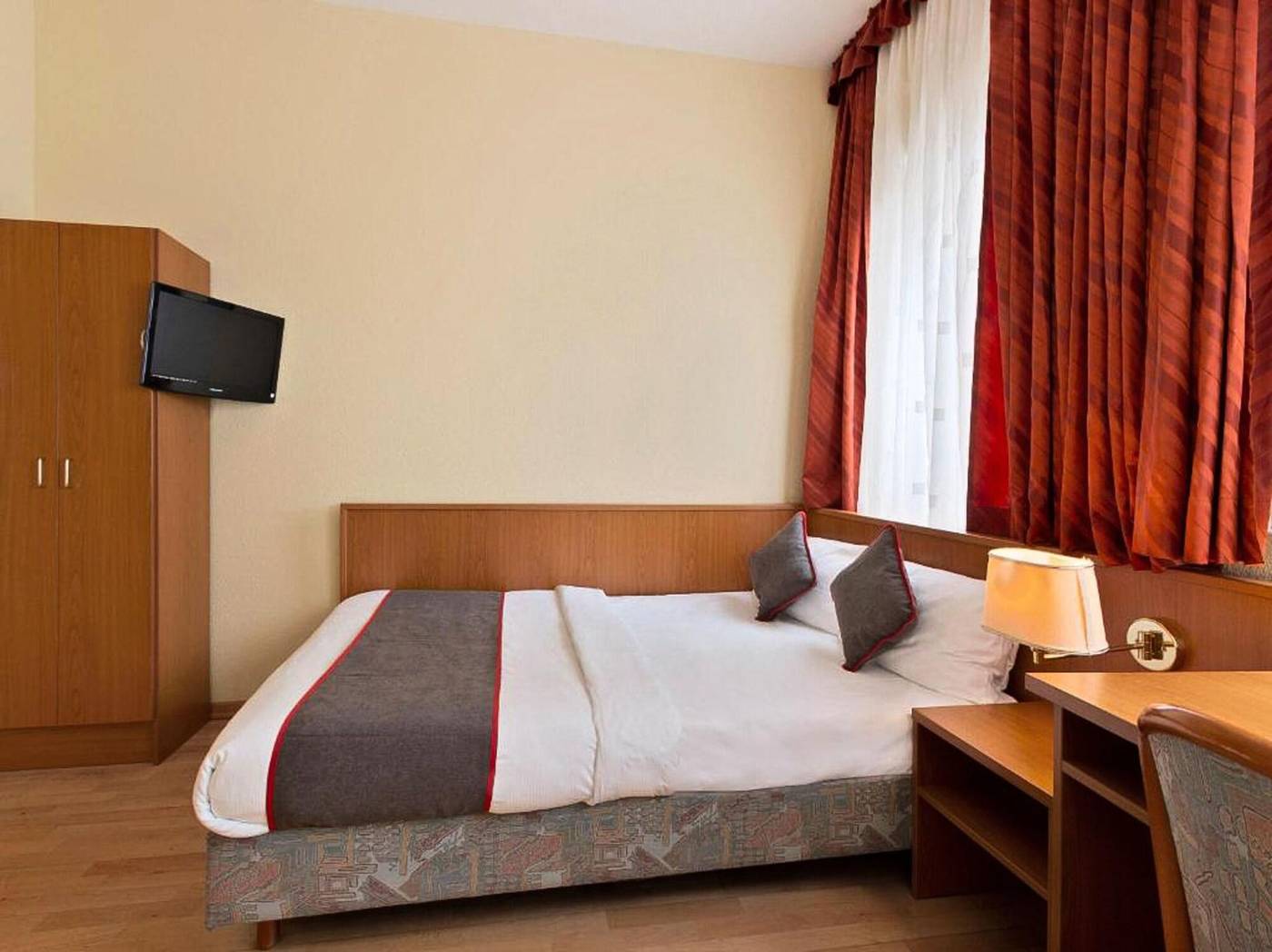 Hotel-Bohemia-By-Vivere-Stays-Room-14