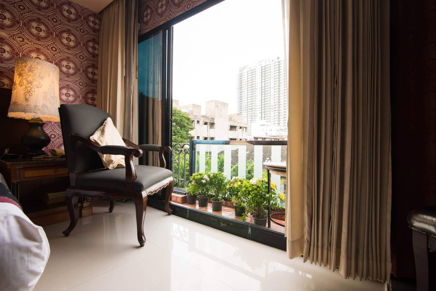 Diamond-City-Hotel-Room-4