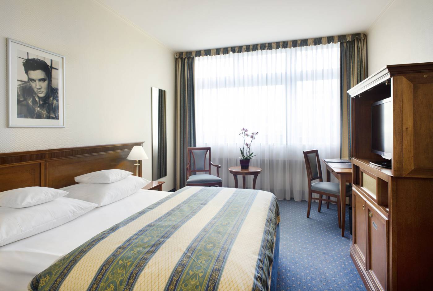 Hollywood-Media-Hotel-Room-25