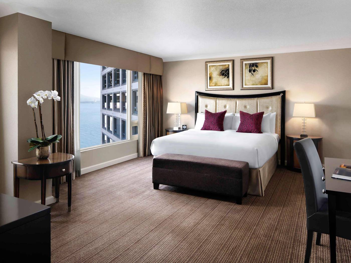Fairmont-Waterfront-Room-42