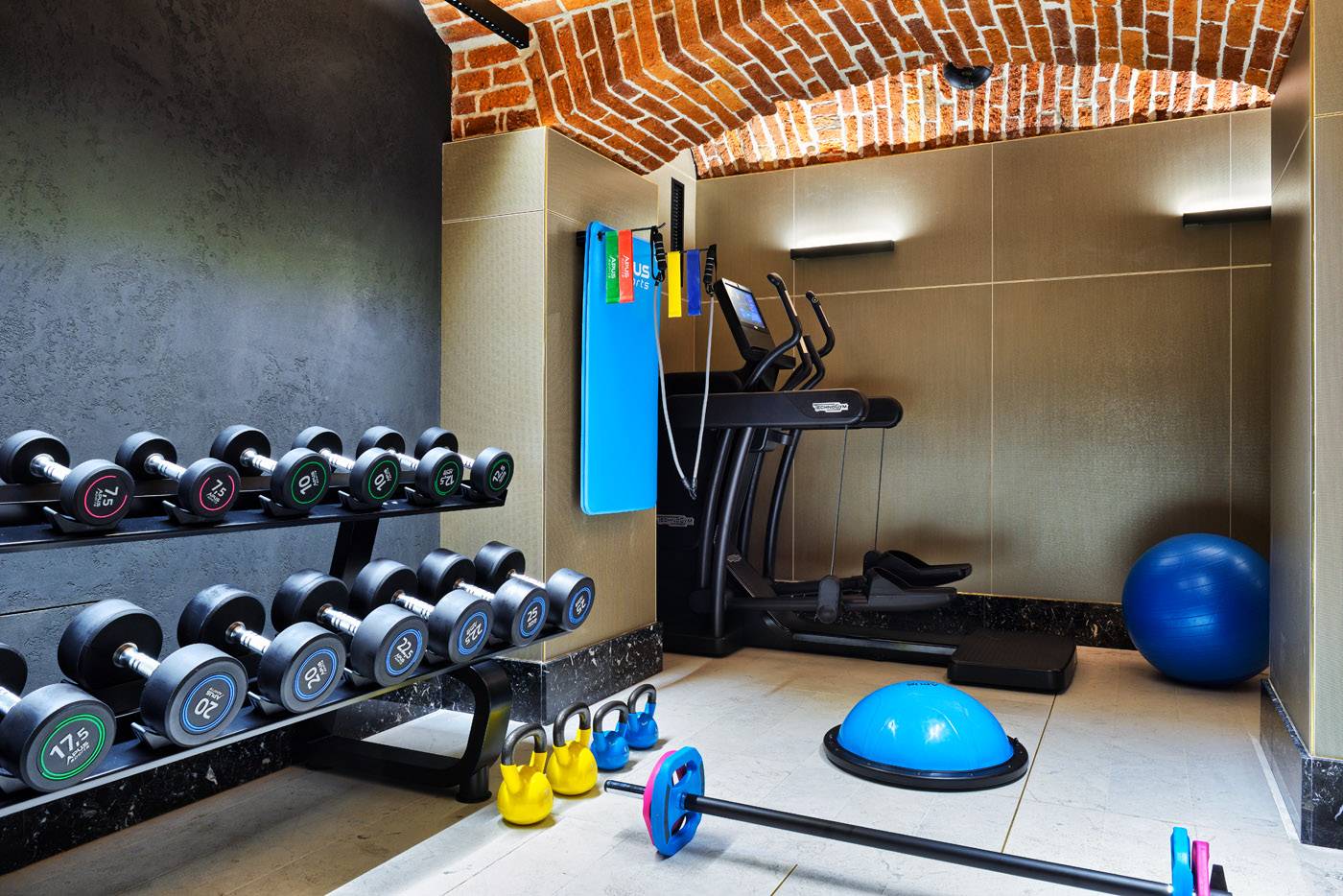 Ferreus-Modern-Art-Deco-Sports-and-Entertainment-37