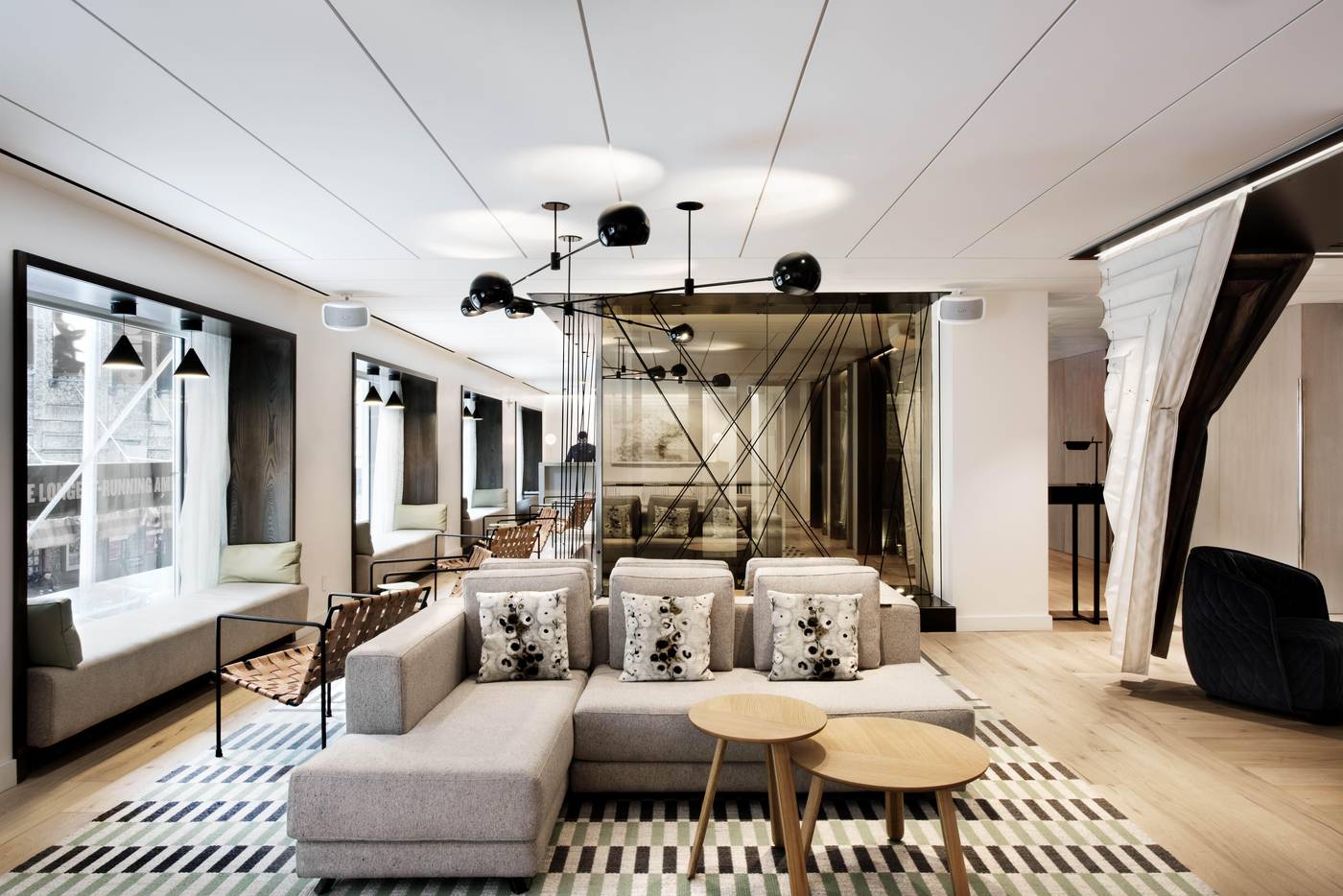 The-Time-New-York--part-of-JdV-by-Hyatt-Lobby-7