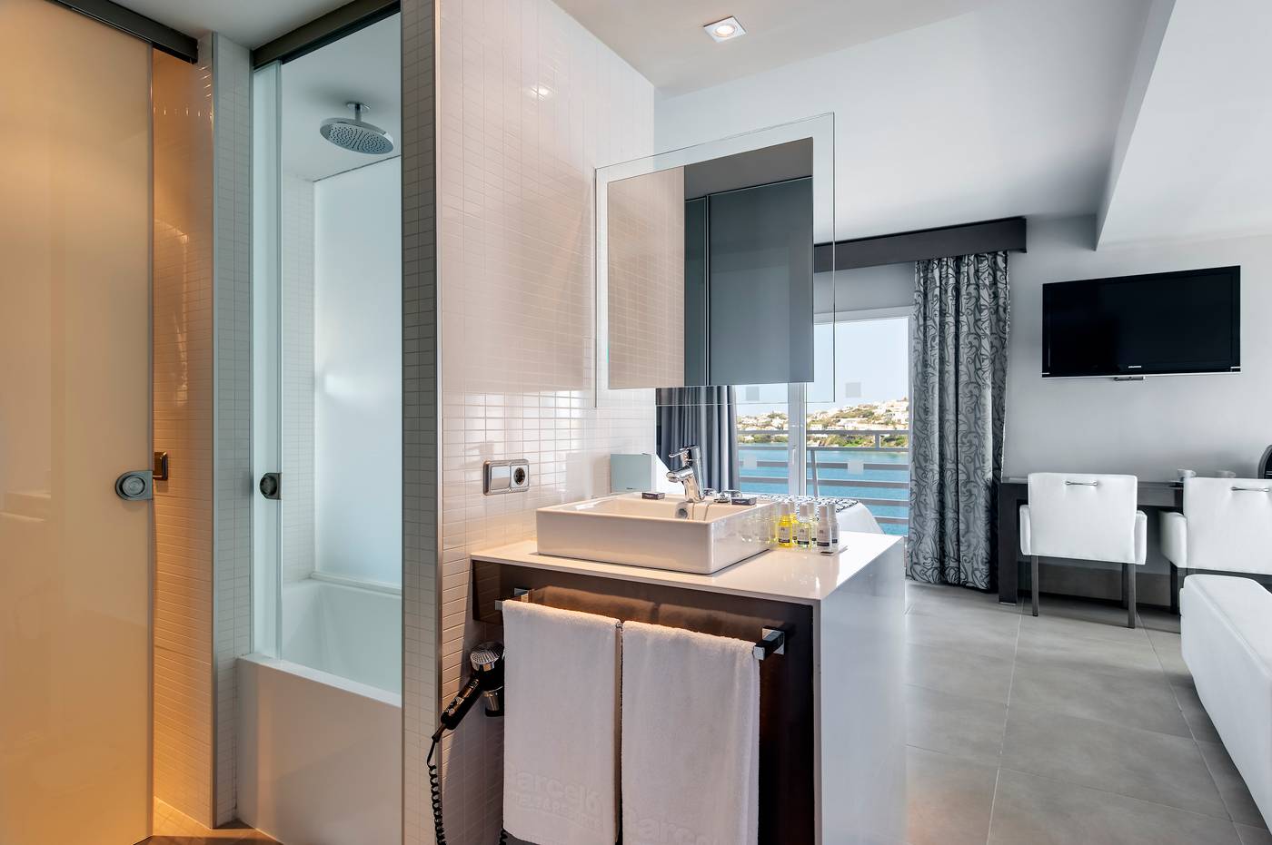 Barcel-----Hamilton-Menorca-Room-36