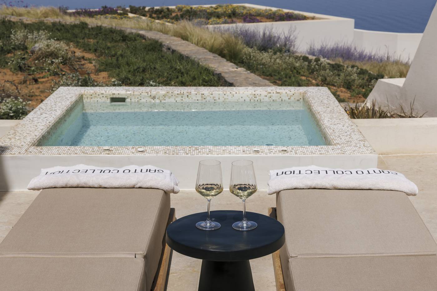 Santo Mine Oia Suites