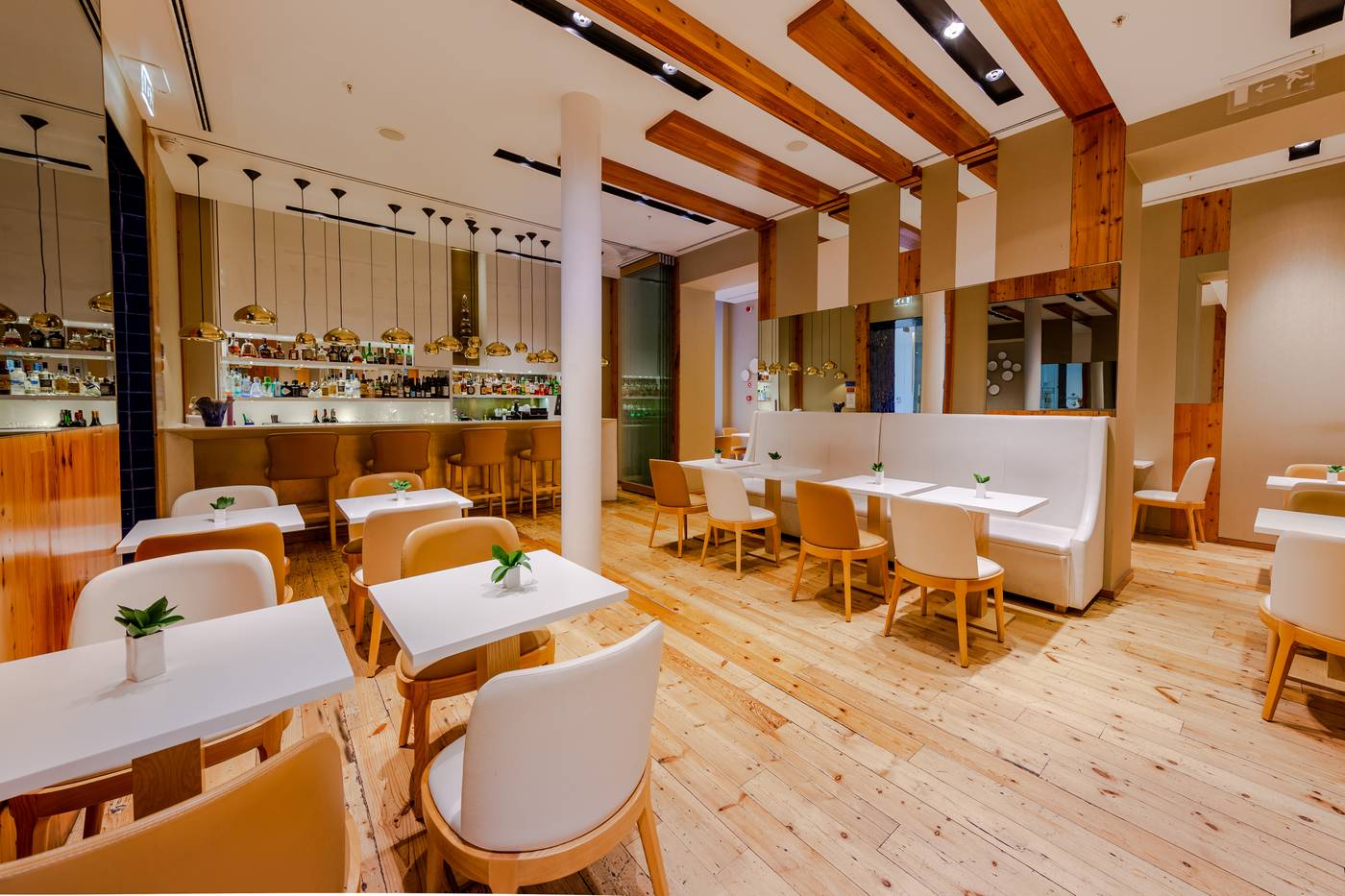 Portugal-Boutique-Hotel-Bar-11