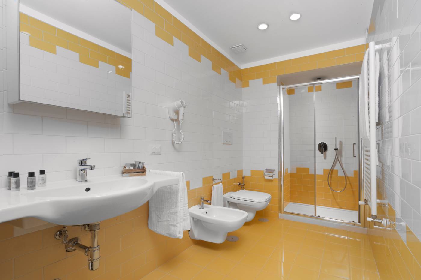 Unconventional-Sorrento-Coast-Room-36