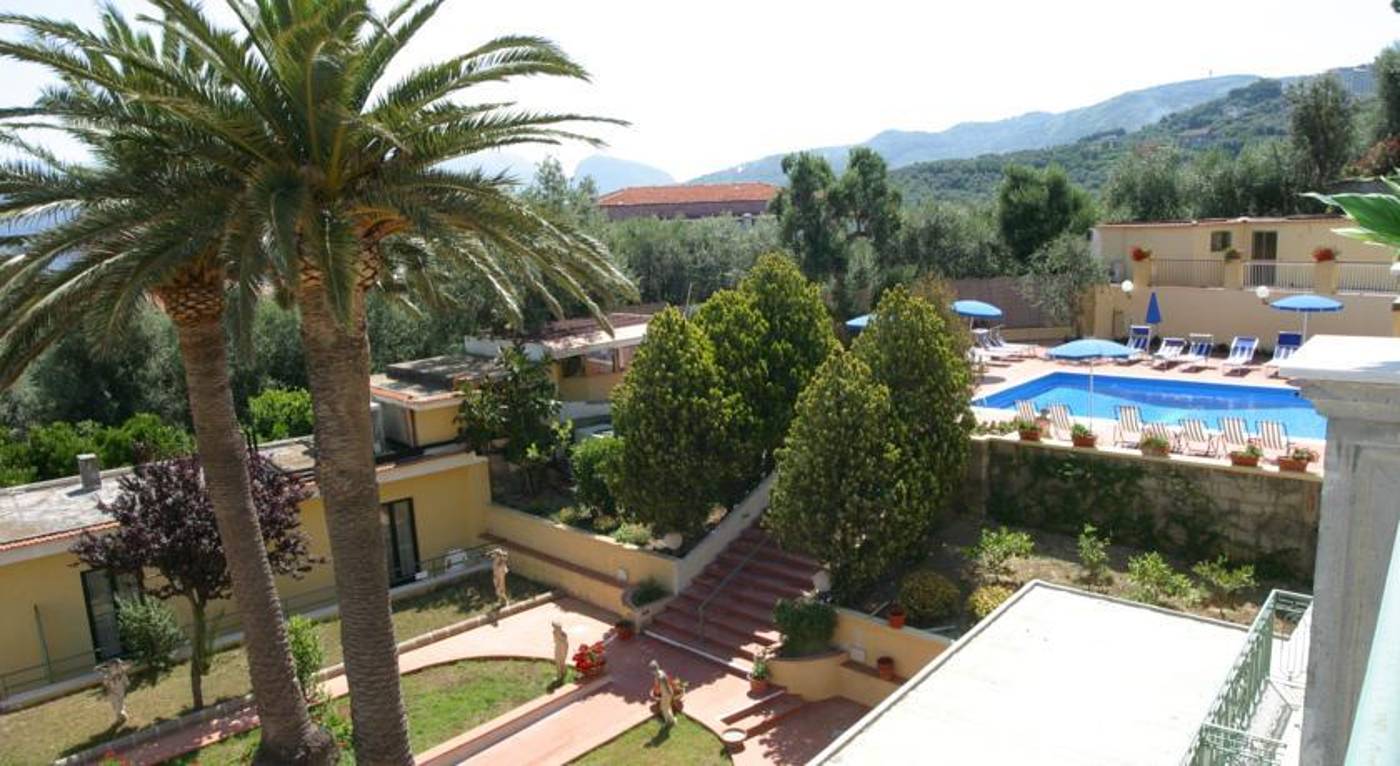 Villa-Igea-Pool-9