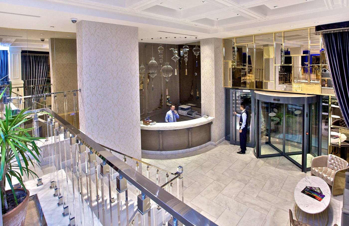 Pierre-Loti-Lobby-21