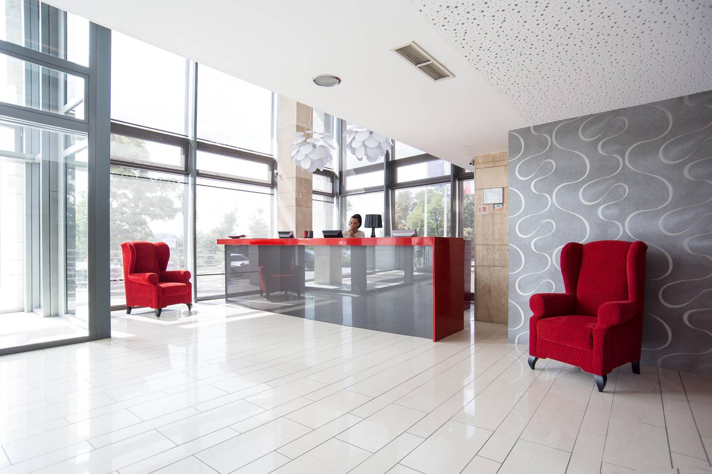 Rubin-Wellness---Conference-Hotel-Lobby-1