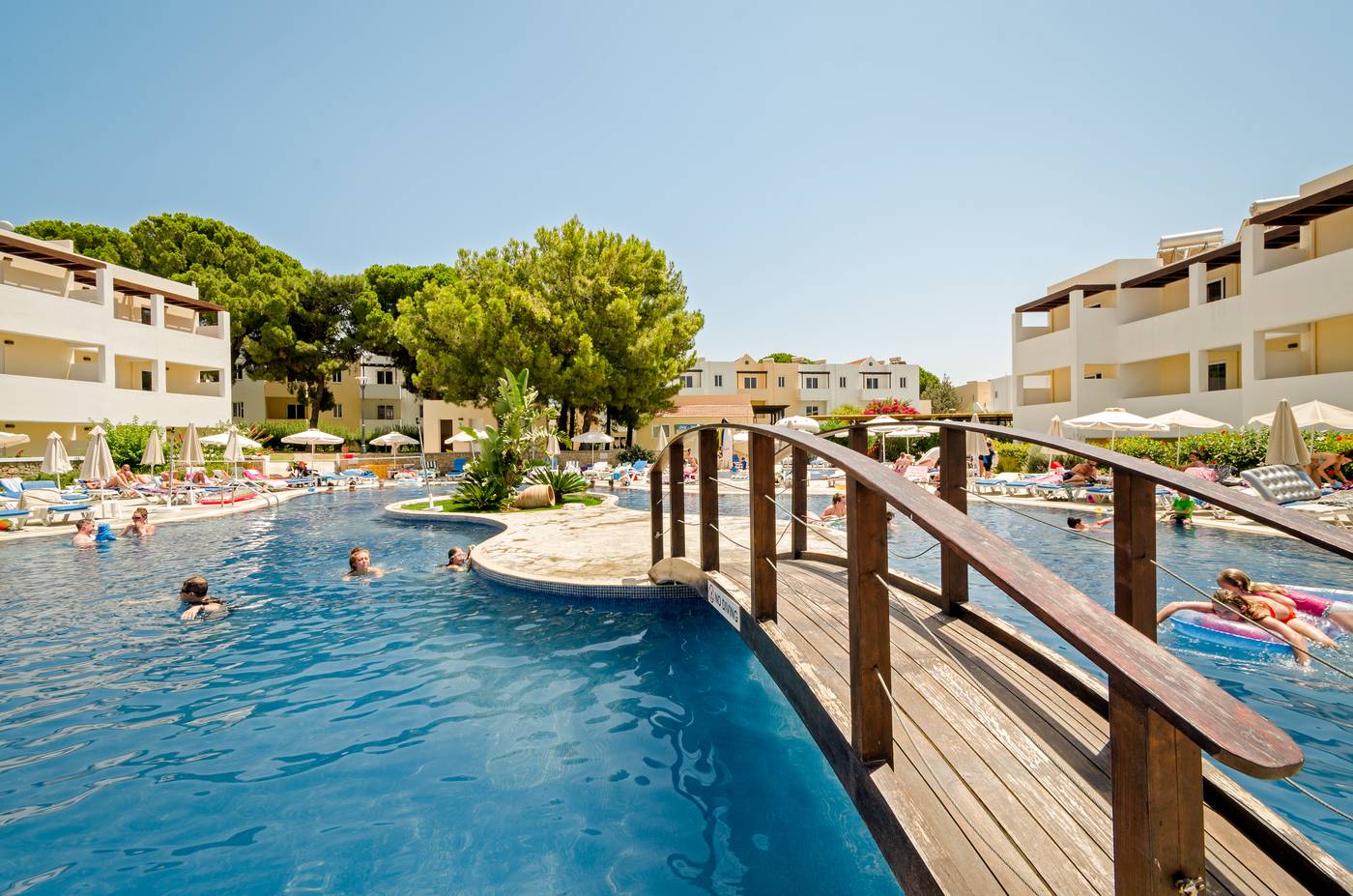 Matina-Pefkos-Aparthotel-Pool-4
