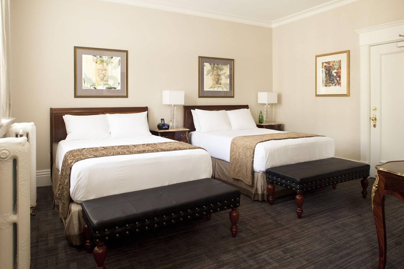 Victorian-Hotel-Vancouver-Room-39