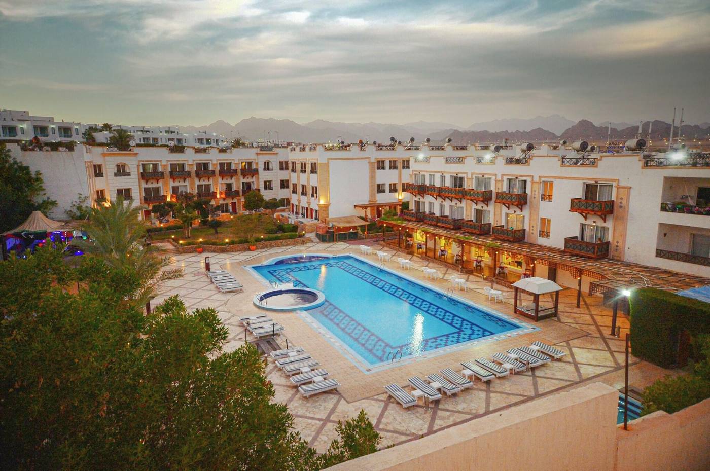 Falcon-Naama-Star-Hotel-Pool-13