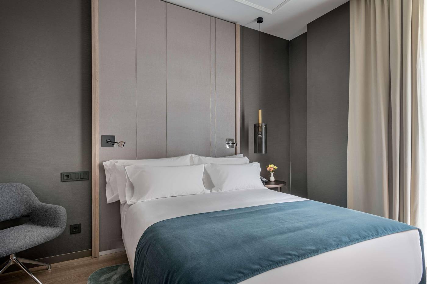 NH-Collection-Madrid-Gran-Via-Room-27