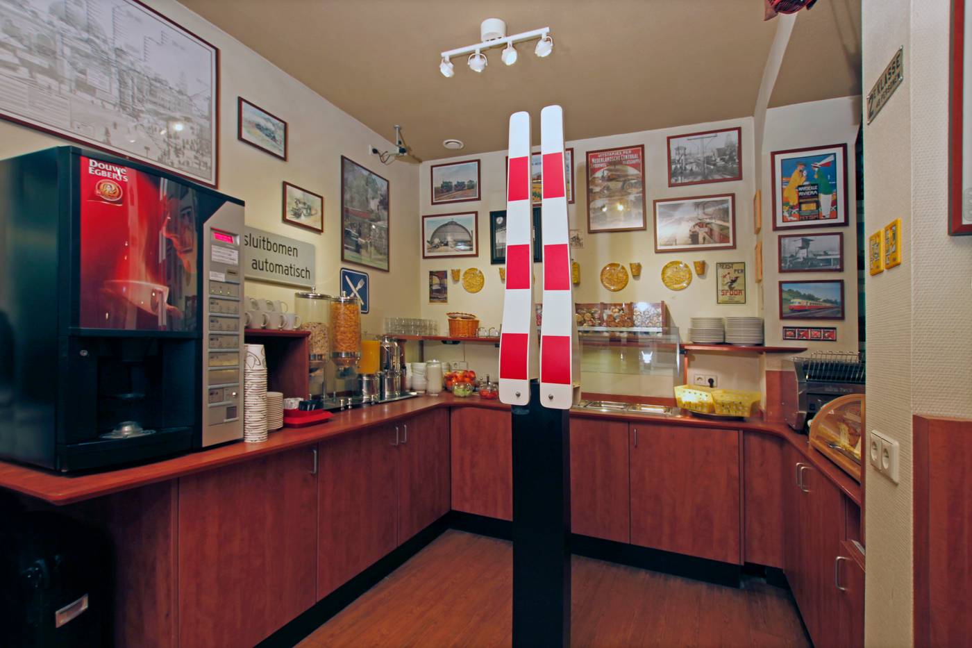 A-train-Restaurant-11