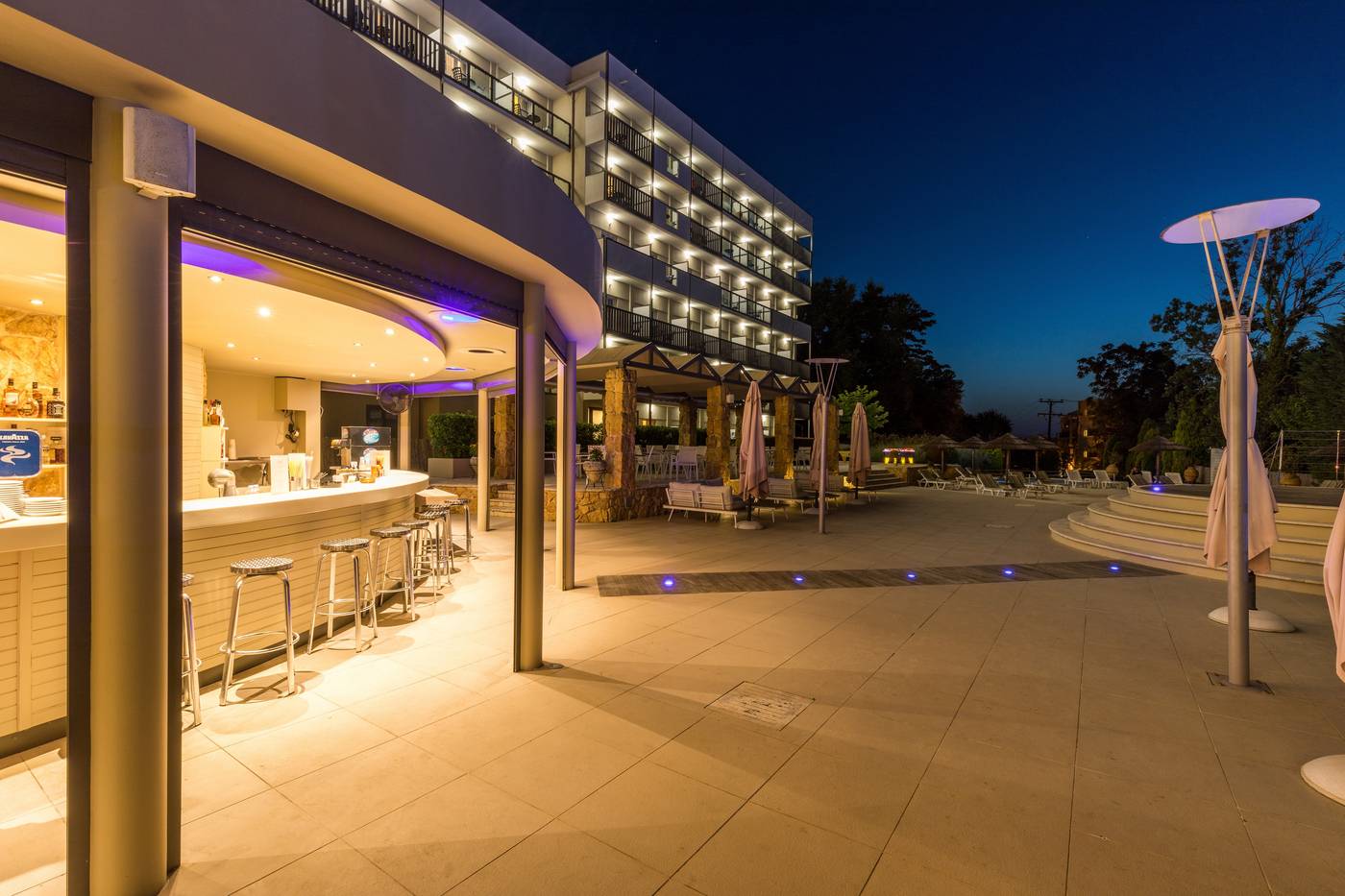 Ariti-Grand-Hotel-Bar-5