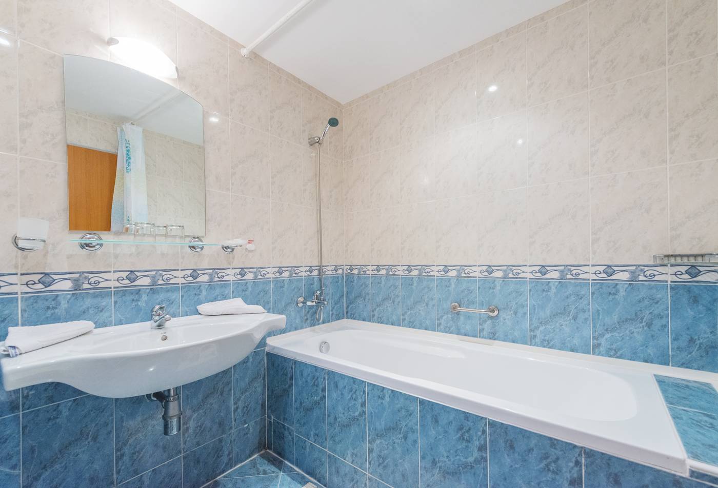 Ivana-Palace-Hotel-Room-32