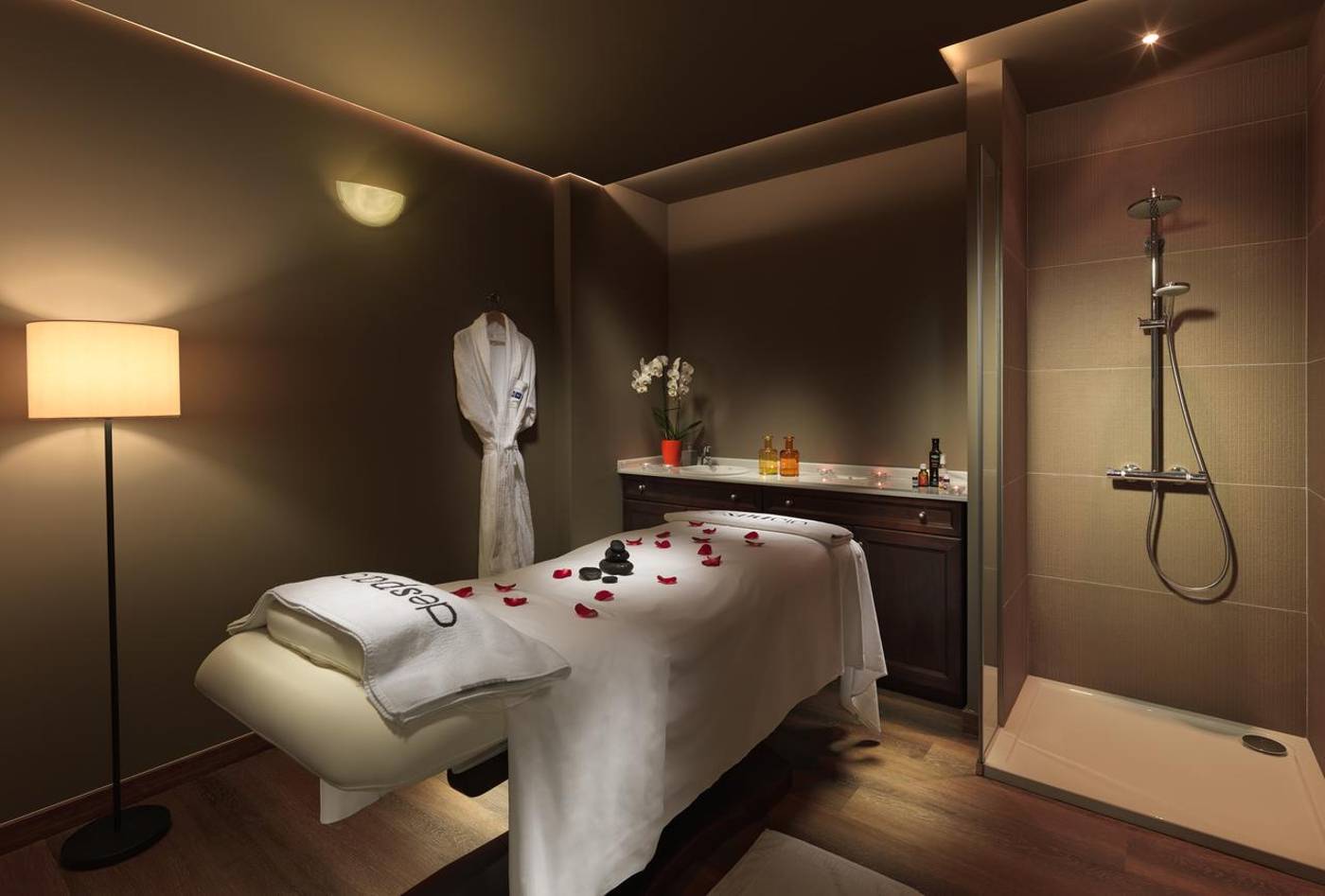 H10-Tenerife-Playa-Sports-and-Entertainment-37