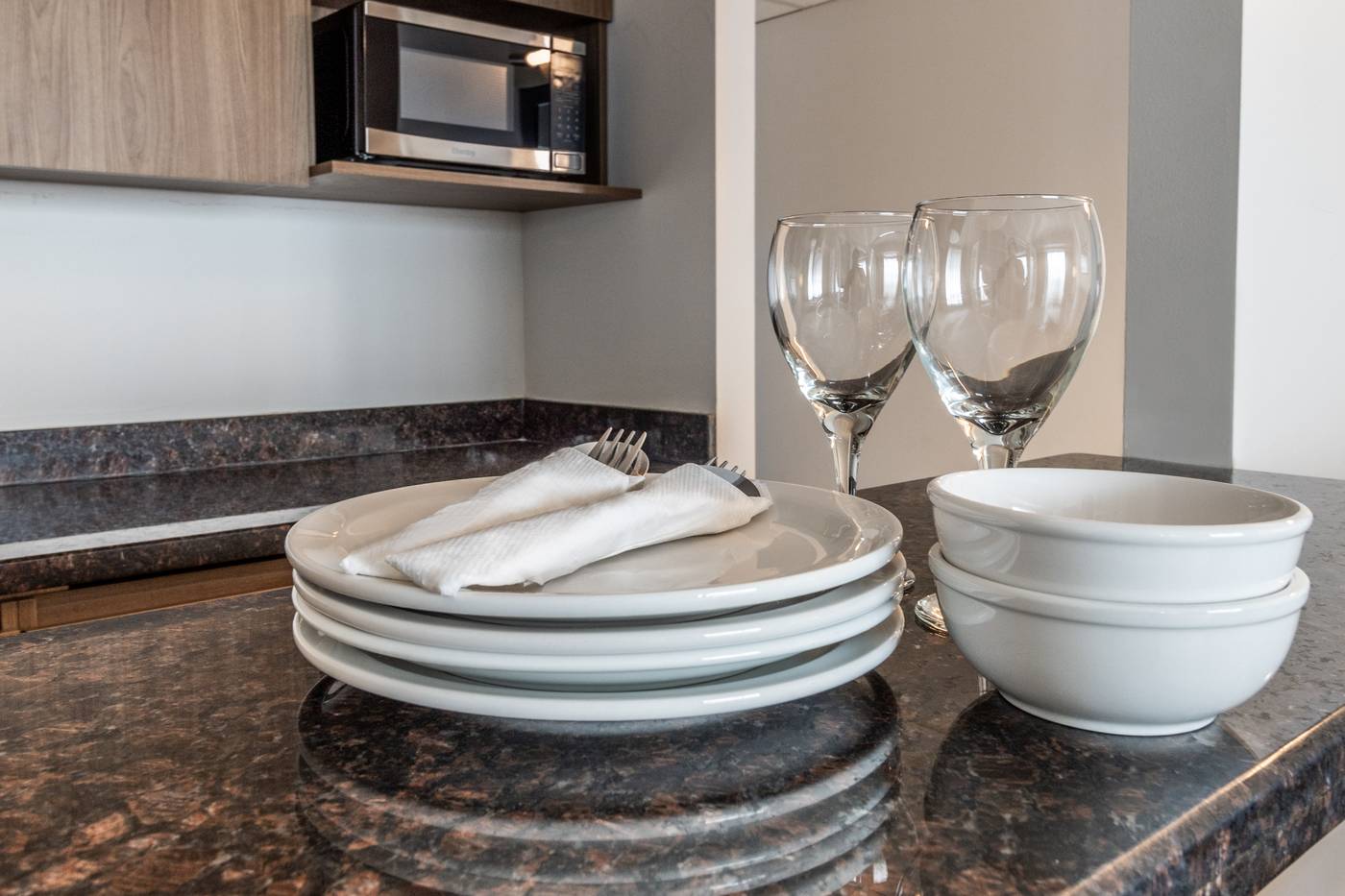 Atrium-Hotel-Vancouver-Room-25