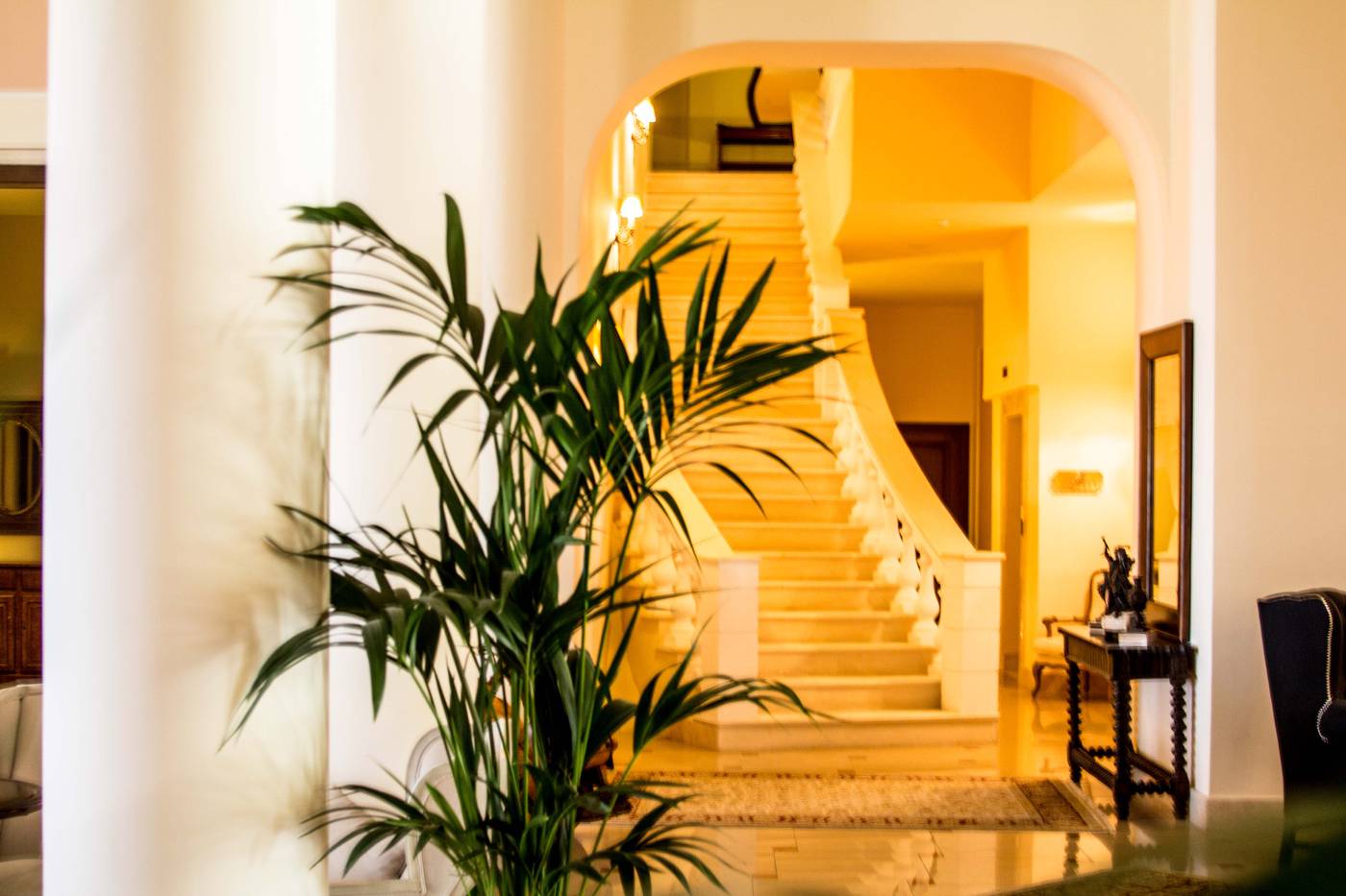 Mabely-Grand-hotel-Lobby-63