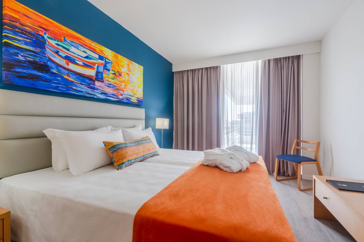 Luna-Olympus-Room-11