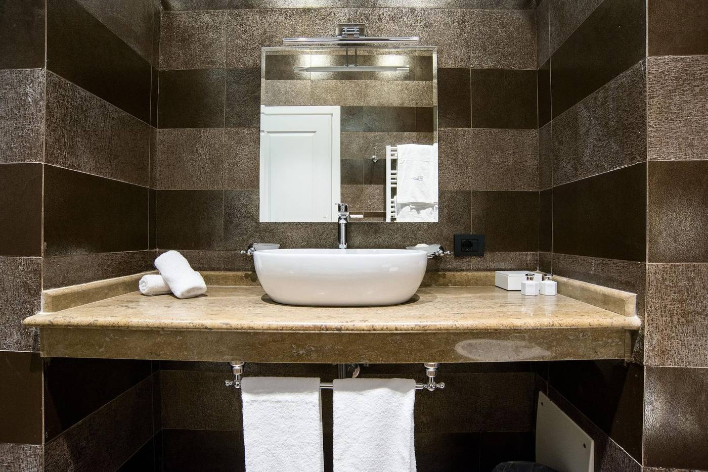 Via-Veneto-Suites-Room-48