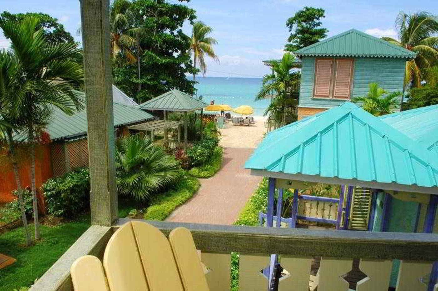 Country-Country-Hotel-Room-31