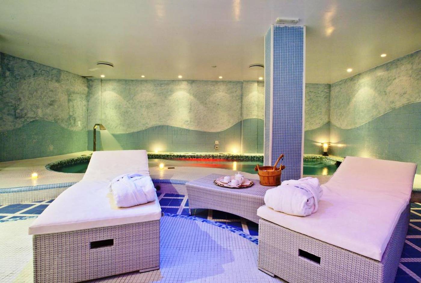 Punta-Campanella-Resort---Spa-Pool-23